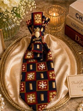 Necktie Geometric Patterned Navy and Burgundy with Brooch